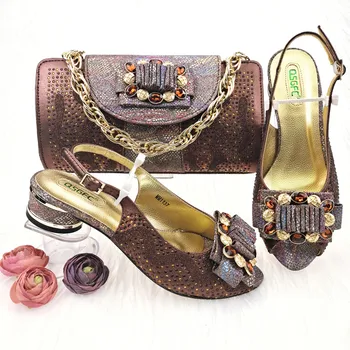 Прекрасни дамски обувки и чанти на италианския дизайн, с отворени пръсти За Всеки ден, за банкет и партита, Дамски обувки на нисък ток и комплект чанти